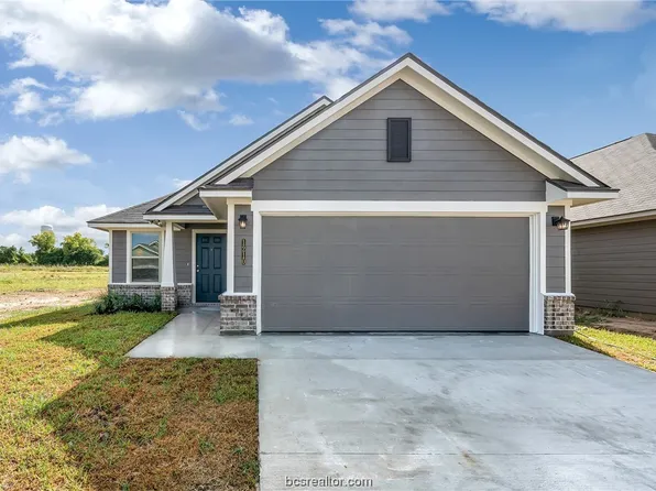 1112 Highgarden Dr, Navasota, TX 77868