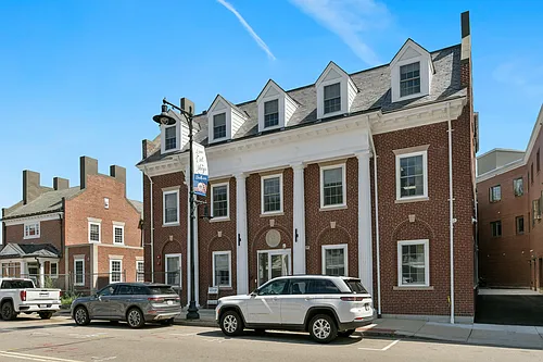 410 Washington St #204 Photo 1