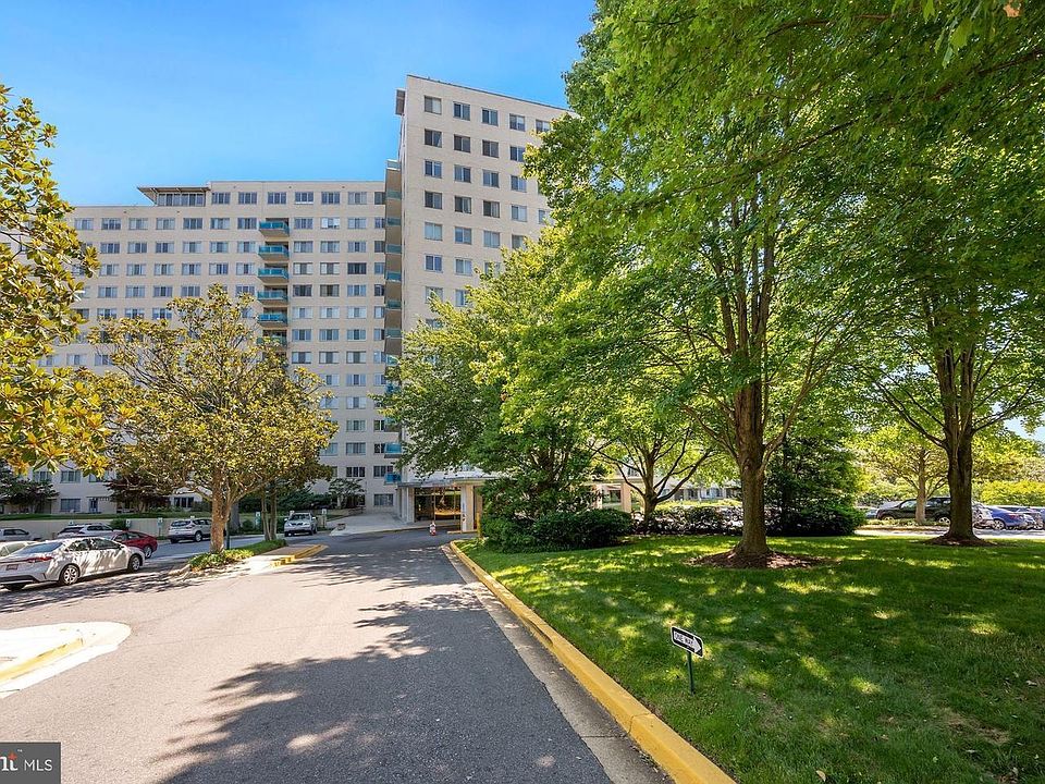 1st image of 10201 Grosvenor Pl APT 712