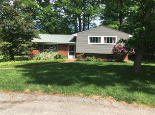 712 Robinhood Rd, Pittsburgh, PA 15215