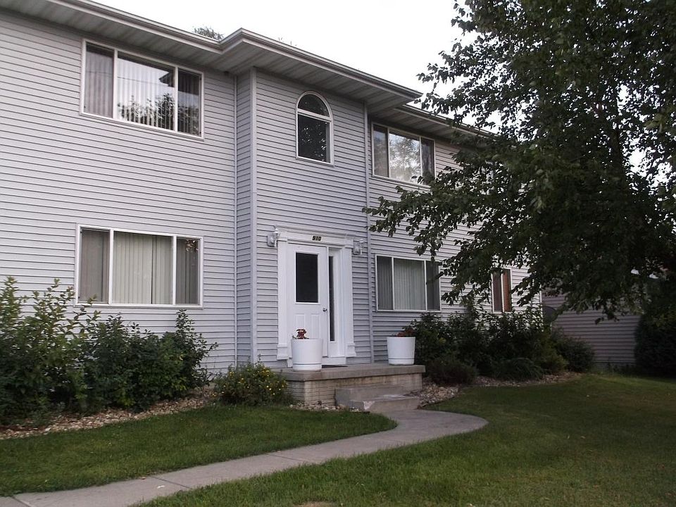 2nd image of 910 1st Ave NE APT 2