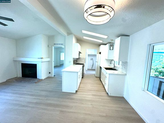 4th image of 60 Wilson Way Space 4
