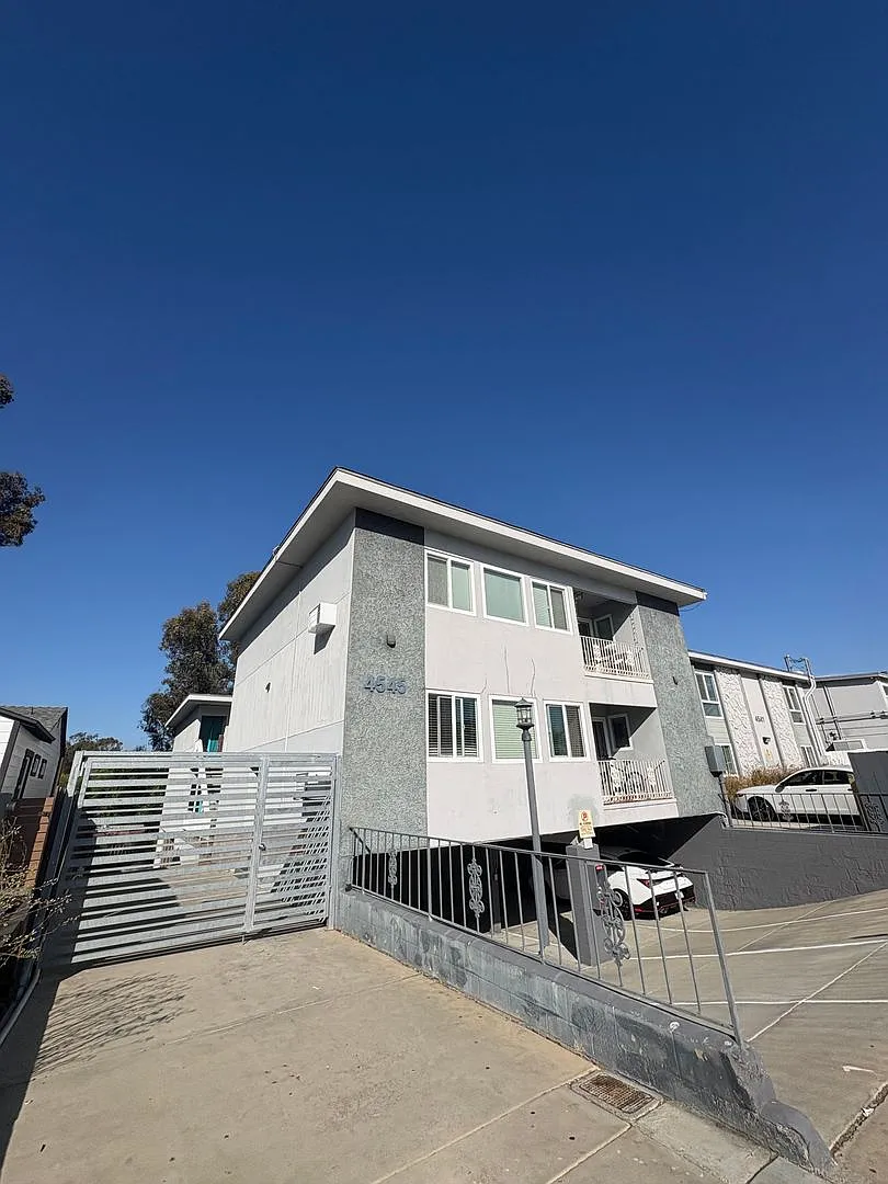 4545 Contour Blvd. — Photo 1