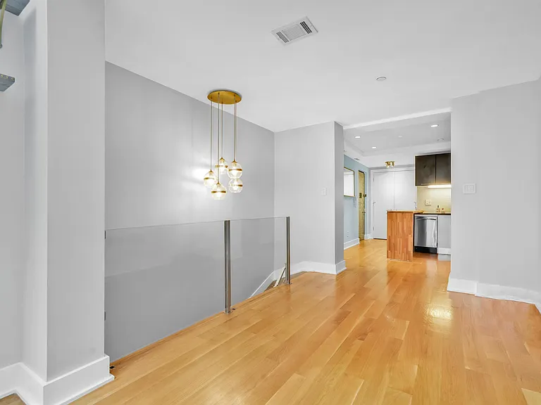351 S 3rd St #1C — Photo 5