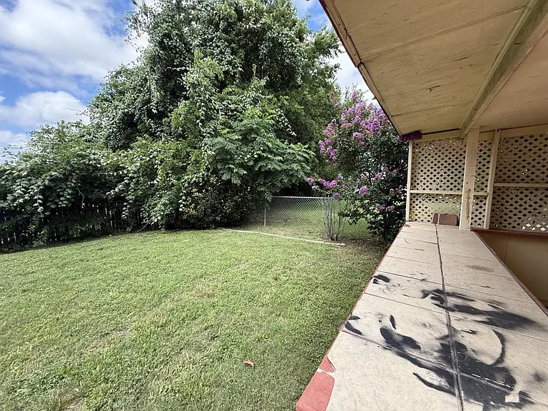2302 Tracey Ann Ln — Photo 45