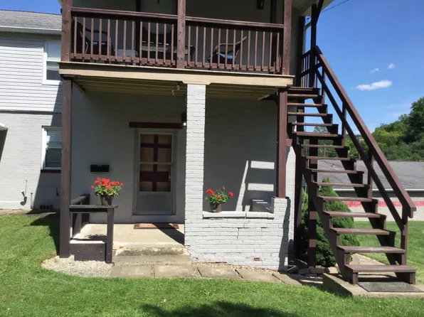 51 Oregon St APT A, Washington, PA 15301