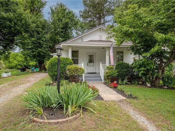 1415 Lunenburg Ave, Victoria, VA 23974