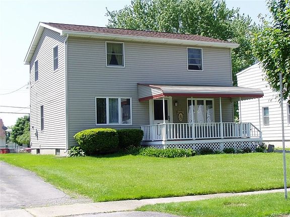 3rd image of 113 Danbury Dr