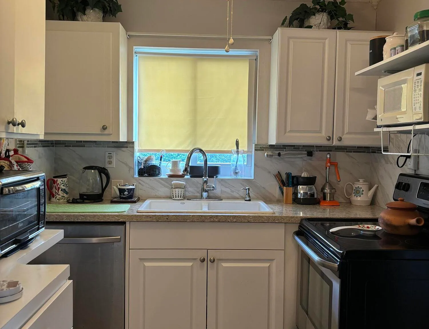 1 bed, 1.5 bath, 684 sqft, $1,395 — Photo 2