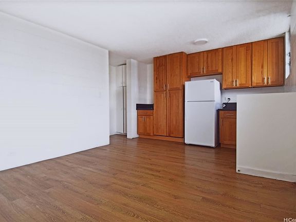 4th image of 954 Akepo Ln