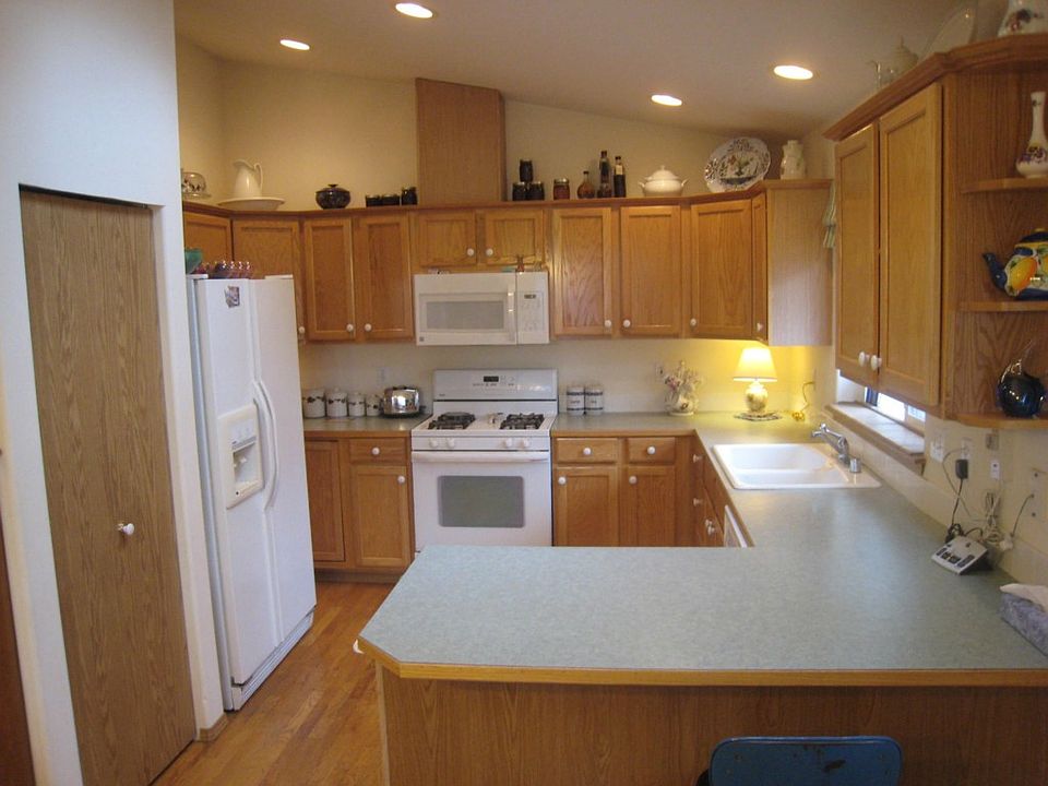 1st image of 851 Vista Dr