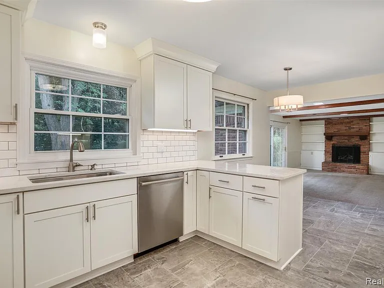4259 Wendell Rd — Photo 8