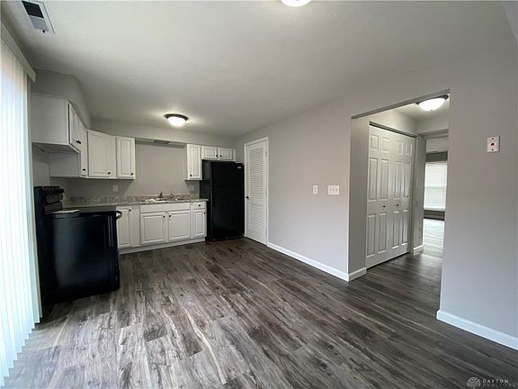 17x10 Equipped Eat-In Kitchen!