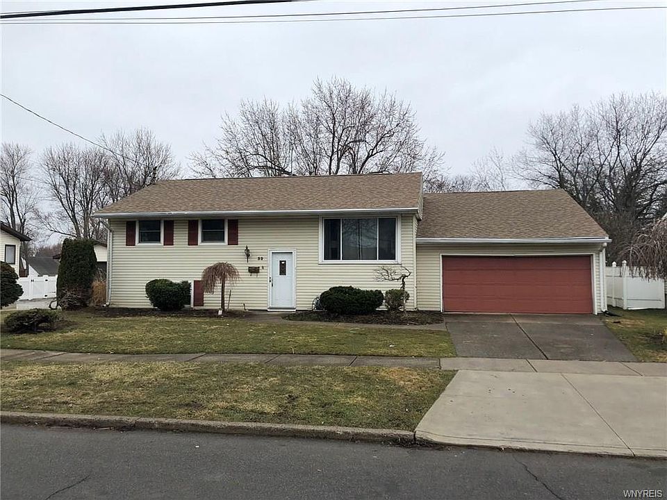 1st image of 32 Wedgewood Dr
