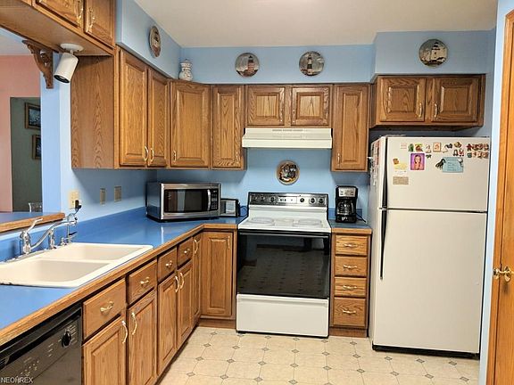 3rd image of 1207 Ginko Dr