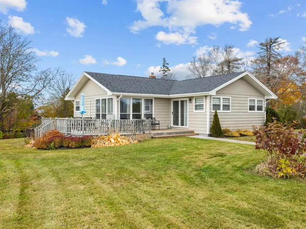 48 Keppoch Rd, Stratford, PE C1B 2J1