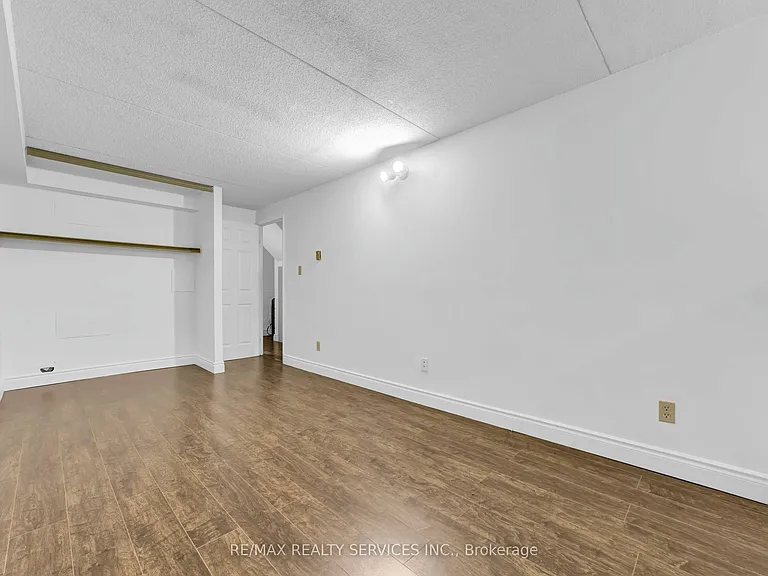 30 Hickory St E #103 — Photo 21