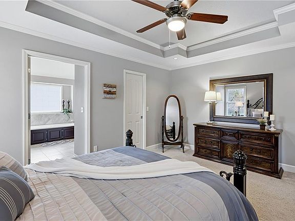 5th image of 109 N Eastglen Dr