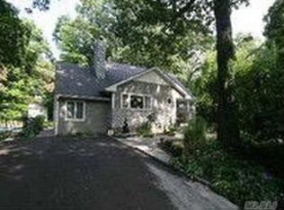 43 Oriole Way, Dix Hills, NY 11746