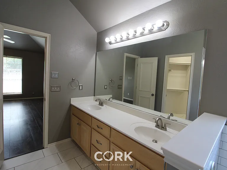 2808 Stonebrook Rd — Photo 36