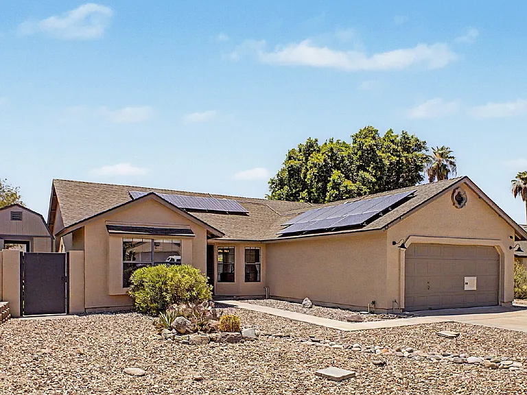 1301 E Taro Ln — Photo 6