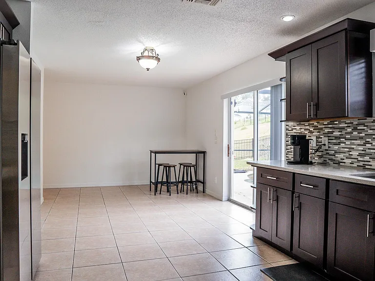 Kitchen / Dining Area