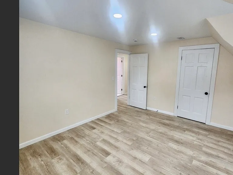3555 Lossing St #B — Photo 16
