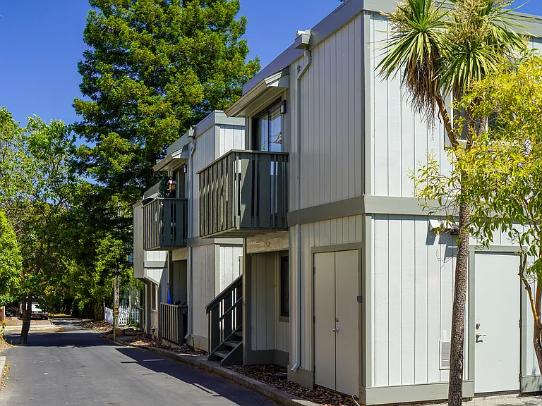 107 Marin St #10 — Photo 21
