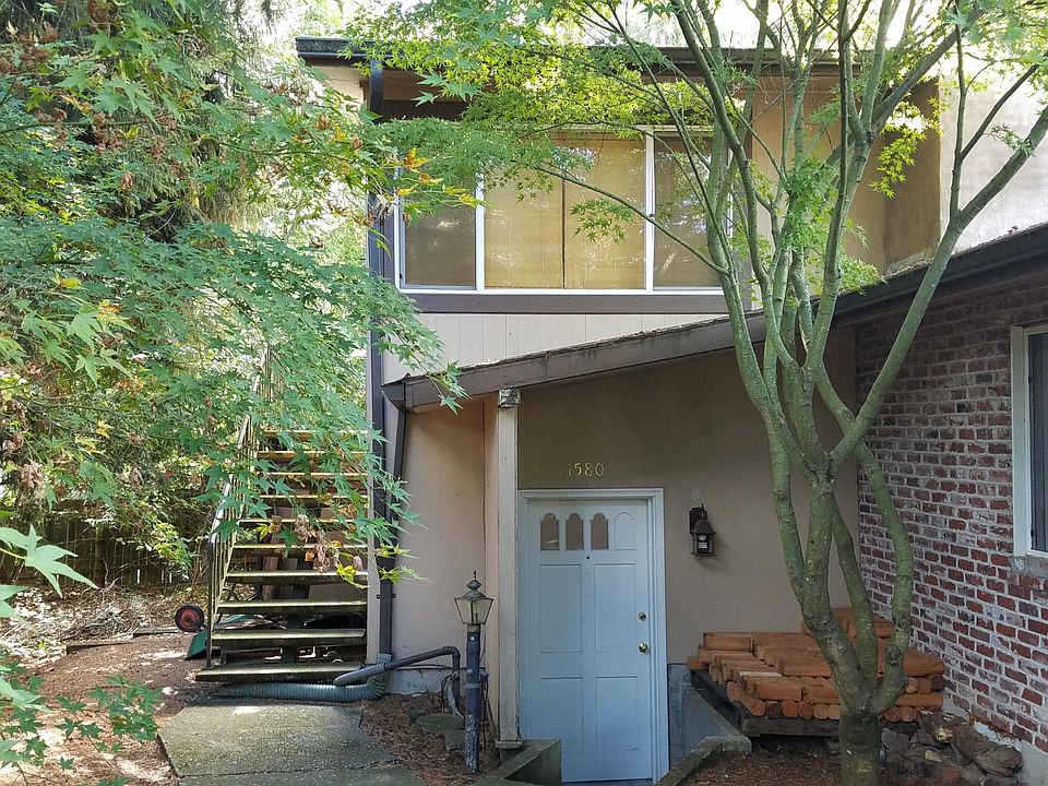 2nd image of 1580-1582 NW 1st St