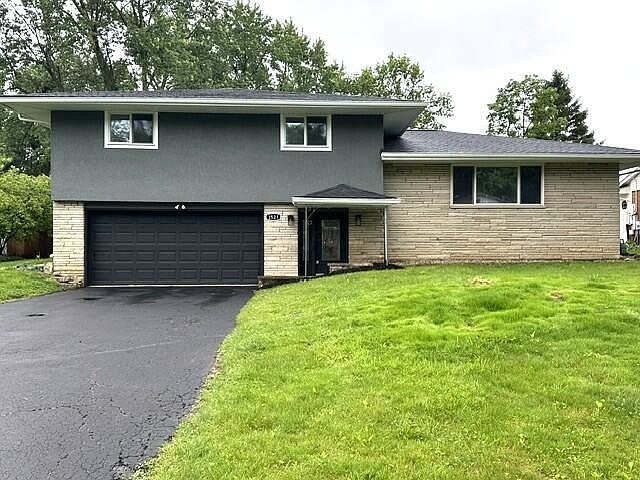 2nd image of 3521 Darbyshire Dr