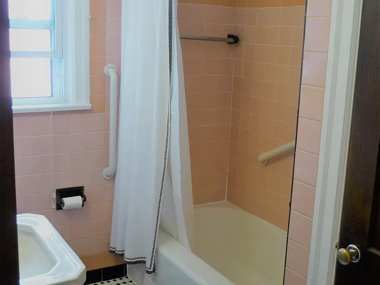1729 Deer Park Ave — Photo 14