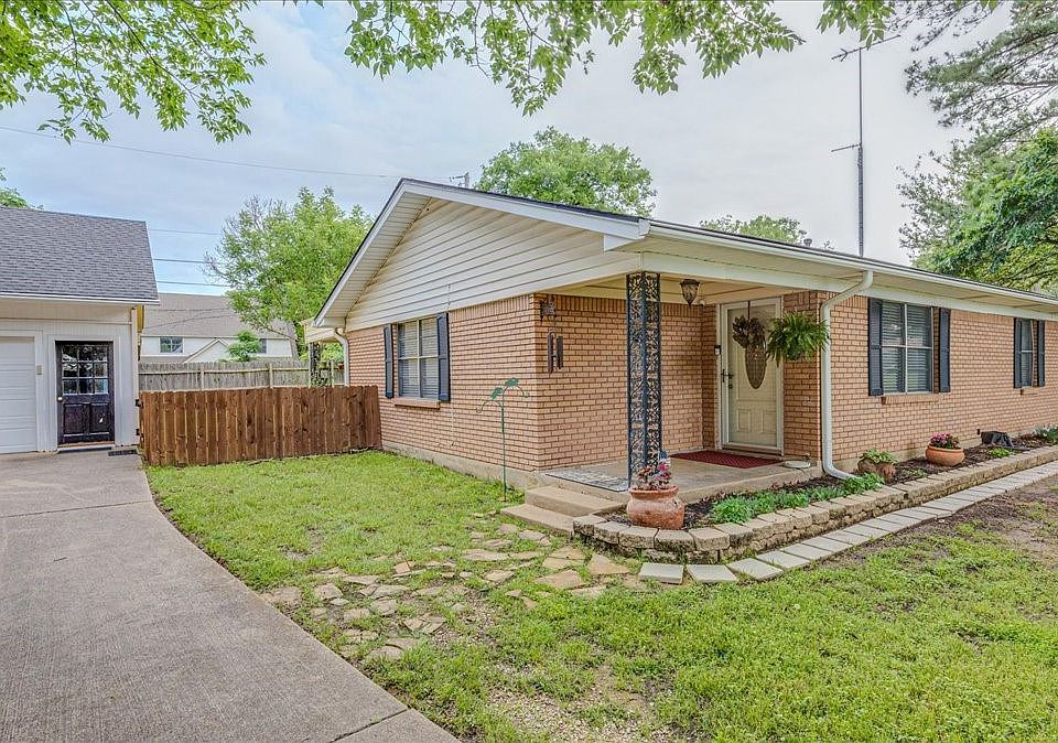 135 Midway Cir, Lewisville, TX 75057 | Zillow