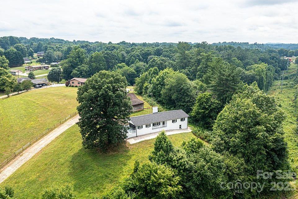 1st image of 3398 Shamrock Hts