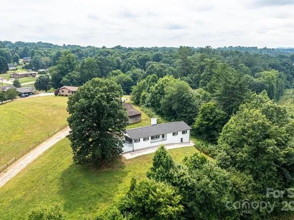 3398 Shamrock Hts, Hudson, NC 28638