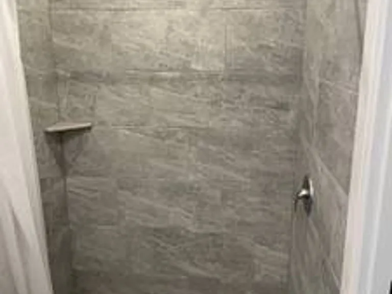 CORPORATE EXECUTIVE HOUSING — Photo 21