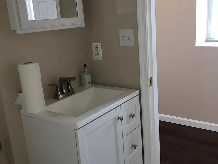 1387 H St NE #3 — Photo 7