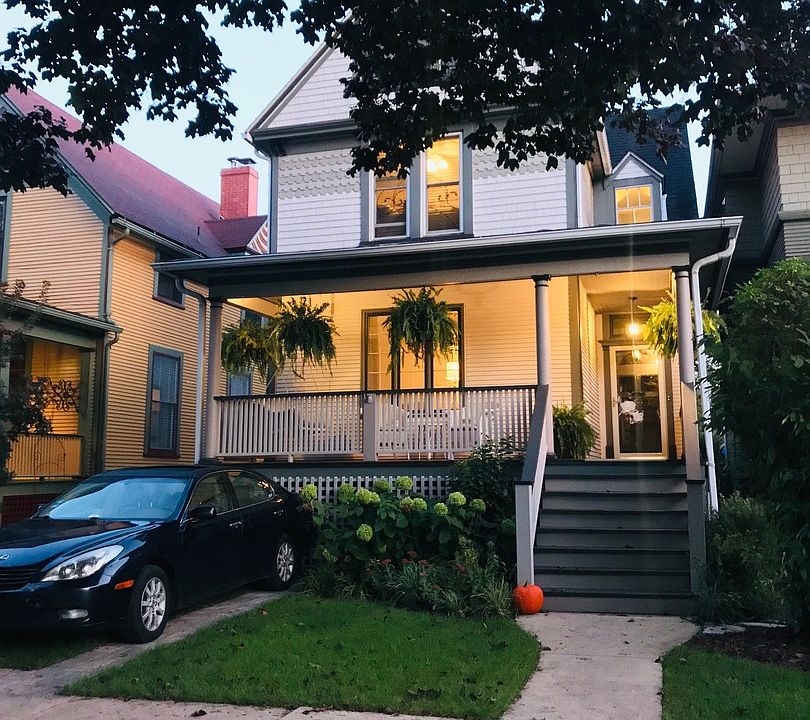 1st image of 1032 Superior St