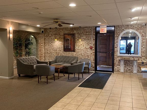 2nd image of 7525 W Lawrence Ave Unit 302
