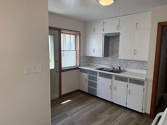 3rd image of 141 McKinley Ave