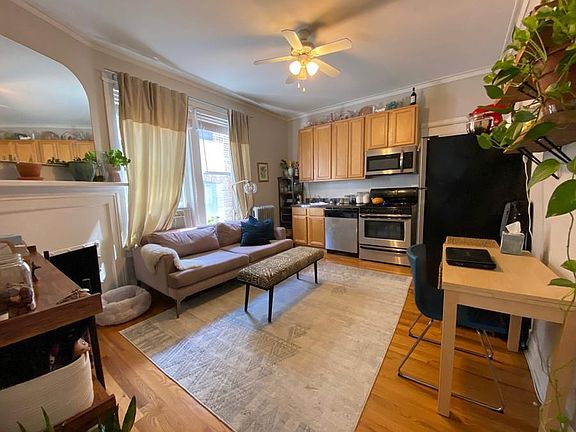 3rd image of 4448 N Ashland Ave #302