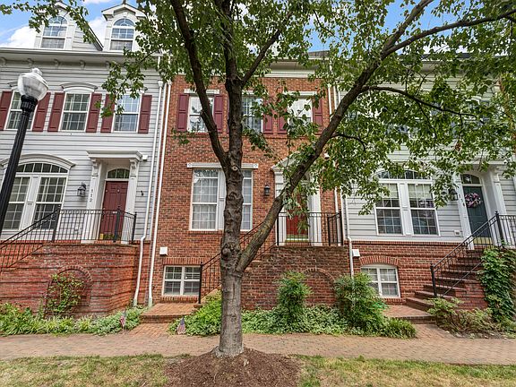 3rd image of 114 Cameron Station Blvd #1