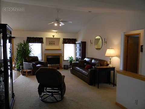 4th image of 1125 Valley Dr