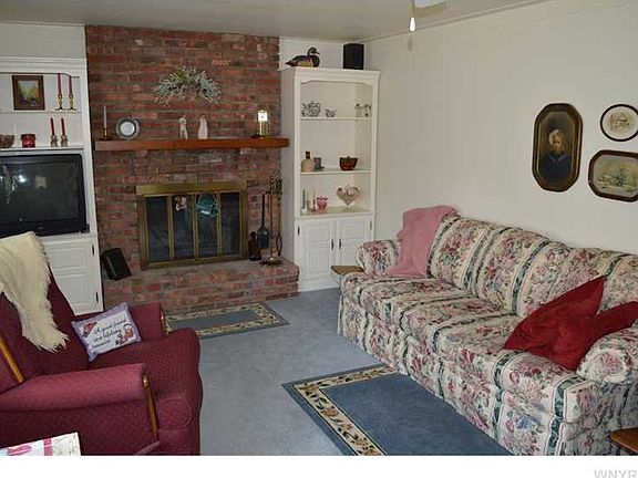 3rd image of 556 Highland Ave