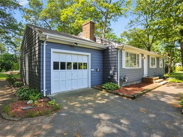 51 Parkside Way, North Kingstown, RI 02852