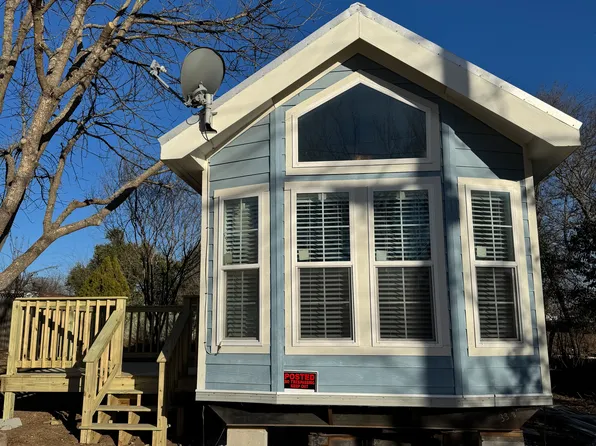 206 McNeil St, Ingram, TX 78025