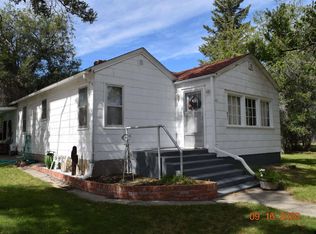 621 & 625 S 4th St, Glenrock, WY 82637