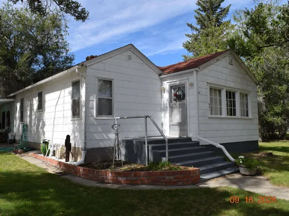 621 & 625 S 4th St, Glenrock, WY 82637
