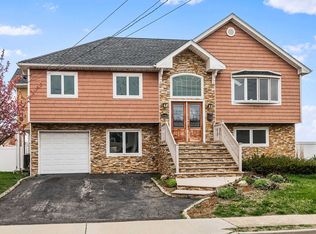 3683 Carrel Blvd, Oceanside, NY 11572