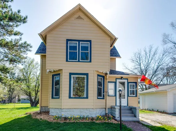 8014 East St, Spring Grove, IL 60081