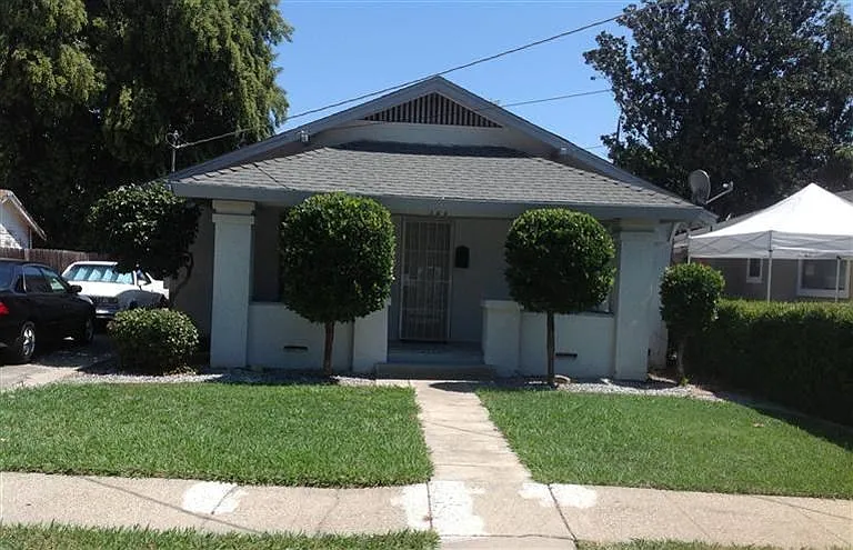 521 University Ave photo 1